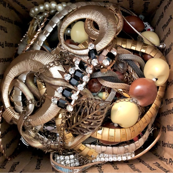 5 lb Jewelry Lot Craft Upcycle Mystery Box Harvest Repurpose Mixed Bulk Grab Bag - Picture 2 of 13